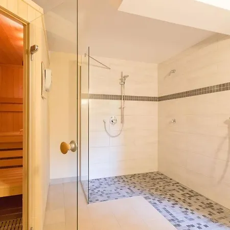 Maxim App 3 Apartment *